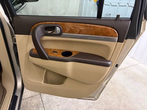 Used 2011 Buick Enclave CXL image 22