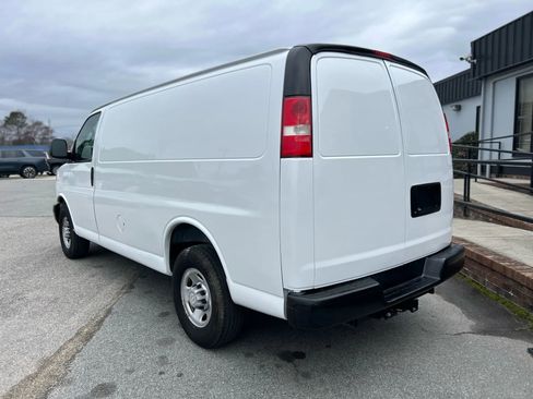 Used 2019 Chevrolet Express 2500 Van 3D w/ Communications Package image 9