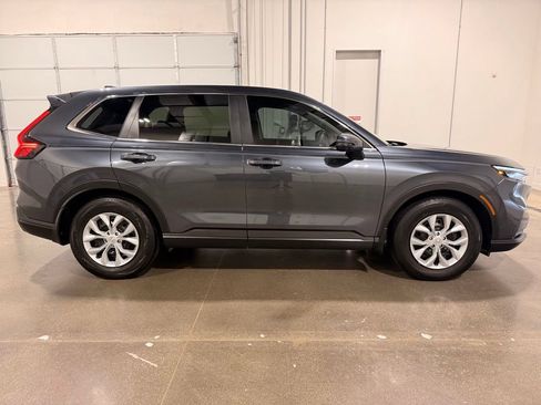 Used 2025 Honda CR-V LX image 4