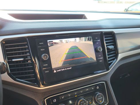 Used 2022 Volkswagen Atlas Cross Sport SEL image 28