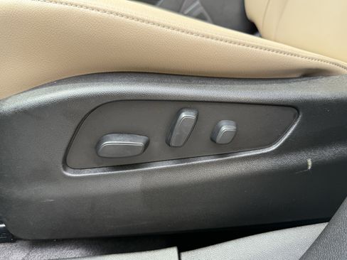 Used 2024 Cadillac XT4 Luxury w/ Cold Weather Package image 26