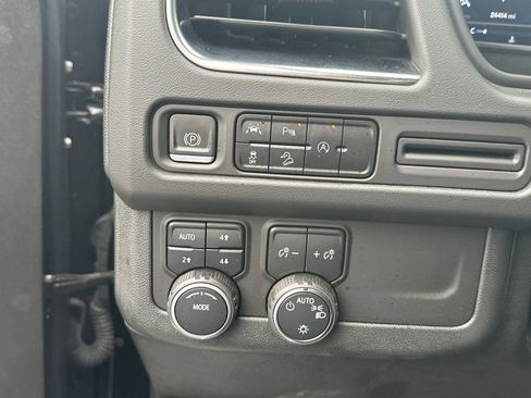 Used 2023 Chevrolet Tahoe Premier AWD/4WD image 24