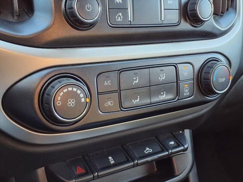 Used 2019 Chevrolet Colorado LT w/ LT Convenience Package image 24