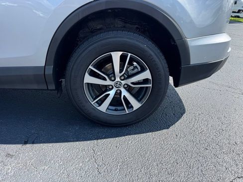 Used 2016 Toyota RAV4 XLE AWD/4WD image 8