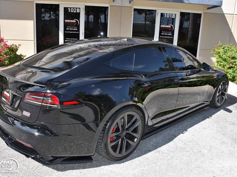 Used 2023 Tesla Model S Plaid image 11