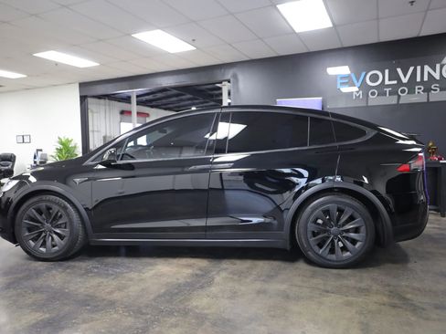 Used 2016 Tesla Model X 75D image 9