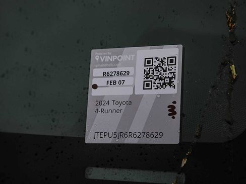 Certified 2024 Toyota 4Runner TRD Off-Road image 28