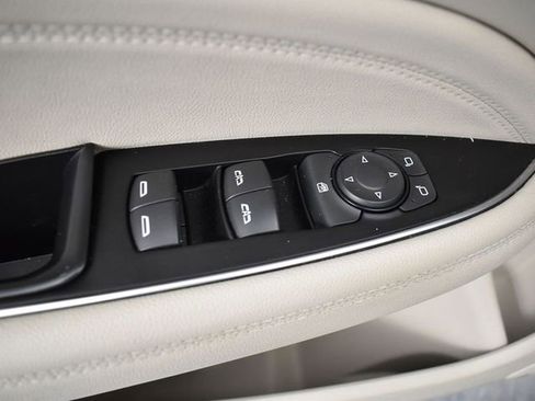 Used 2018 Buick Regal Essence w/ Driver Confidence Package #1 image 13