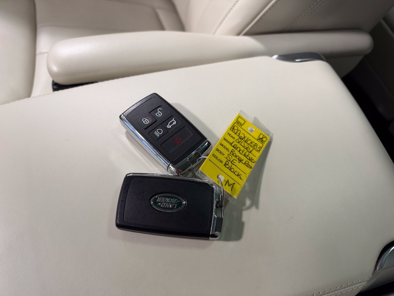 Used 2024 Land Rover Range Rover SE AWD/4WD image 29