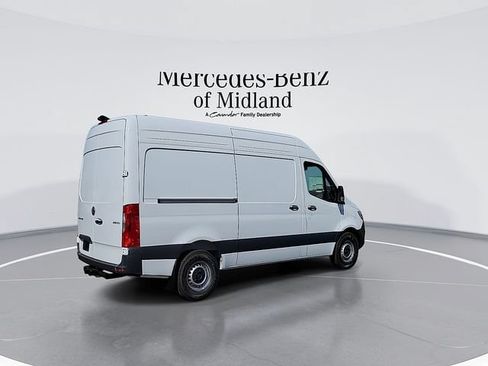 Used 2025 Mercedes-Benz Sprinter 2500 image 8