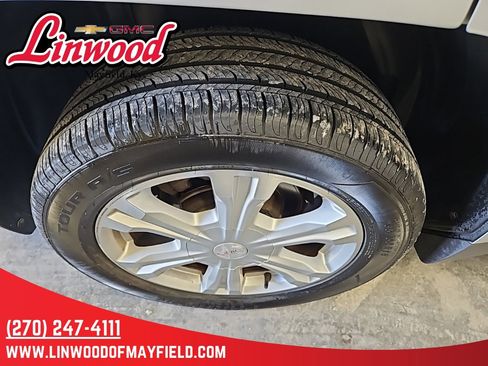 Used 2017 GMC Terrain SLE image 8