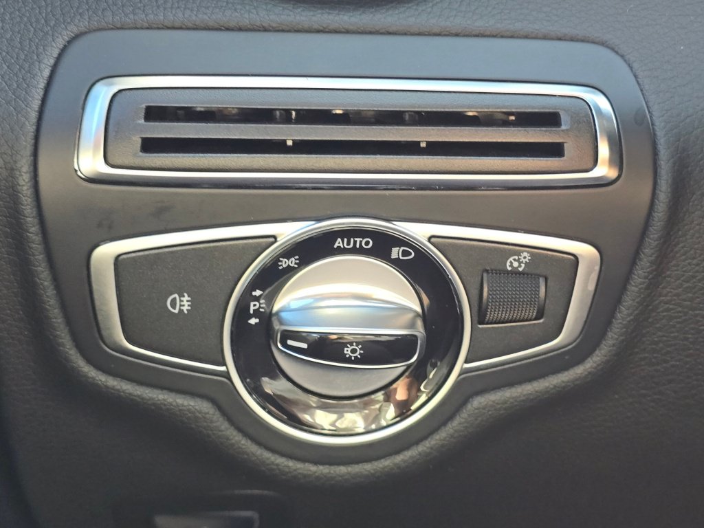 Used 2017 Mercedes-Benz C 300 4MATIC Sedan image 37