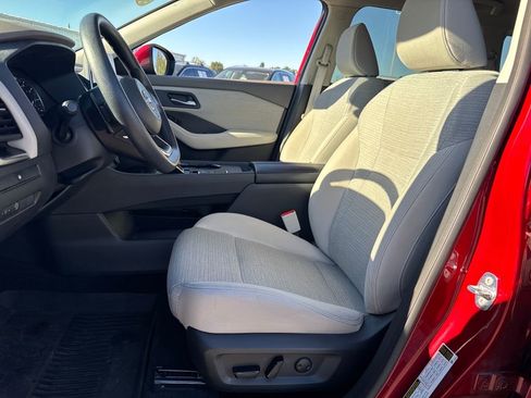 Used 2023 Nissan Rogue SV image 22