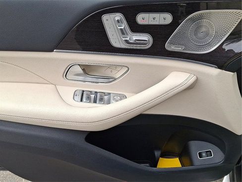 Used 2022 Mercedes-Benz GLS 450 4MATIC image 12