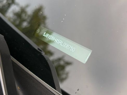 Used 2024 Acura MDX w/ Technology Package FWD image 12
