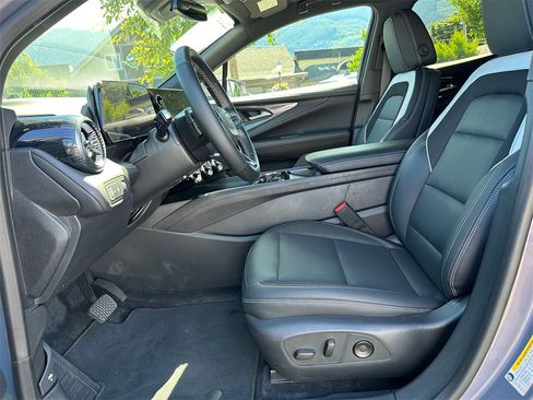 Used 2024 Chevrolet Blazer EV LT image 20