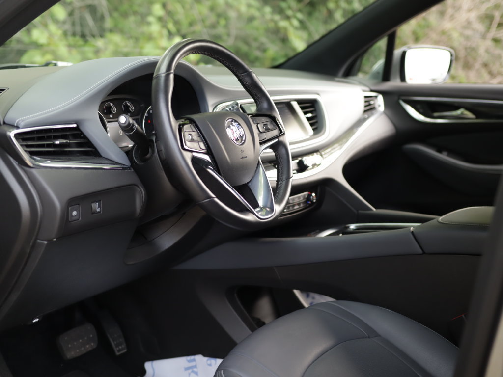 Used 2024 Buick Enclave Essence w/ Sport Touring Edition FWD image 9