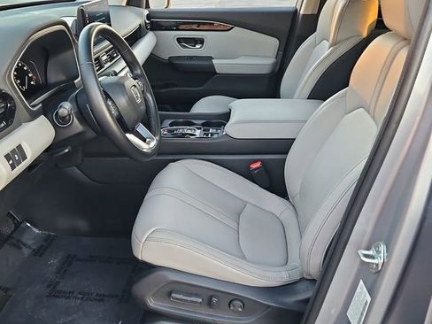 Used 2023 Honda Pilot EX-L image 11