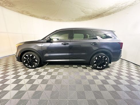 Used 2025 Kia Sorento EX w/ Panoramic Sunroof Package FWD image 6