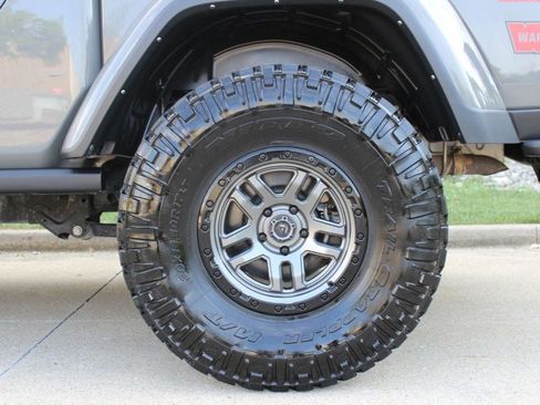 Used 2021 Jeep Gladiator Rubicon AWD/4WD image 36