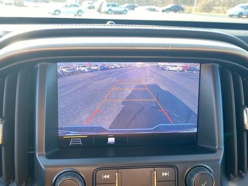 Used 2022 GMC Canyon Denali image 12