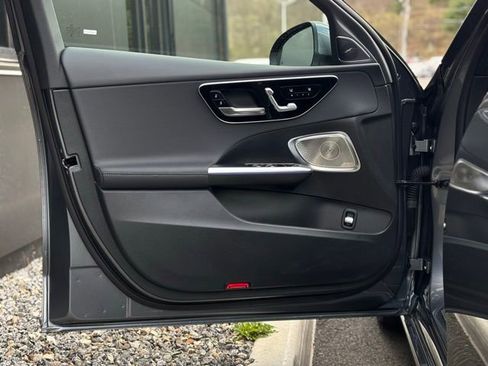 Used 2025 Mercedes-Benz C 300 4MATIC Sedan image 19