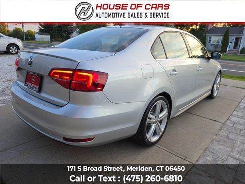 Used 2015 Volkswagen Jetta GLI SE FWD image 4