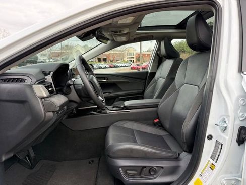 Used 2025 Toyota Camry XLE w/ Premium Plus Package image 13