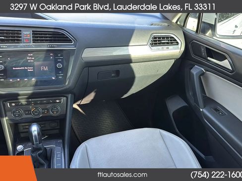 Used 2018 Volkswagen Tiguan SE w/ Panoramic Sunroof Package FWD image 35