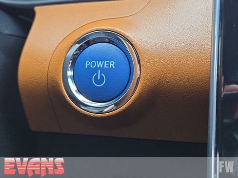 Used 2021 Toyota Avalon Limited w/ Advanced Safety Package image 12