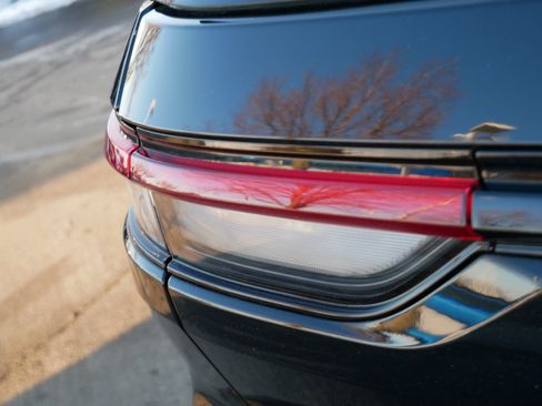 Used 2023 Jeep Grand Cherokee Limited w/ Luxury Tech Group II image 17