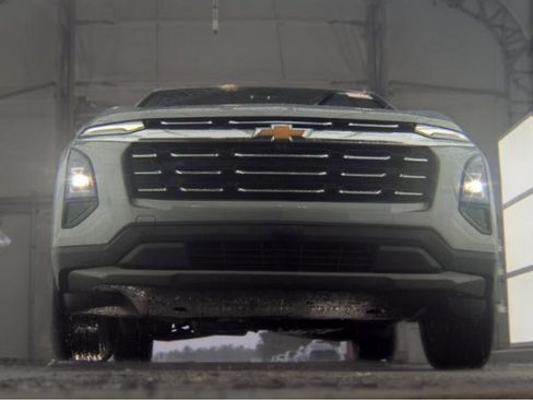 Used 2026 Chevrolet Equinox LT FWD image 3