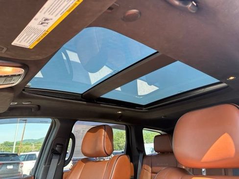 Used 2018 Jeep Grand Cherokee Summit AWD/4WD image 29