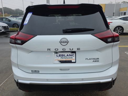 New 2026 Nissan Rogue Platinum image 2