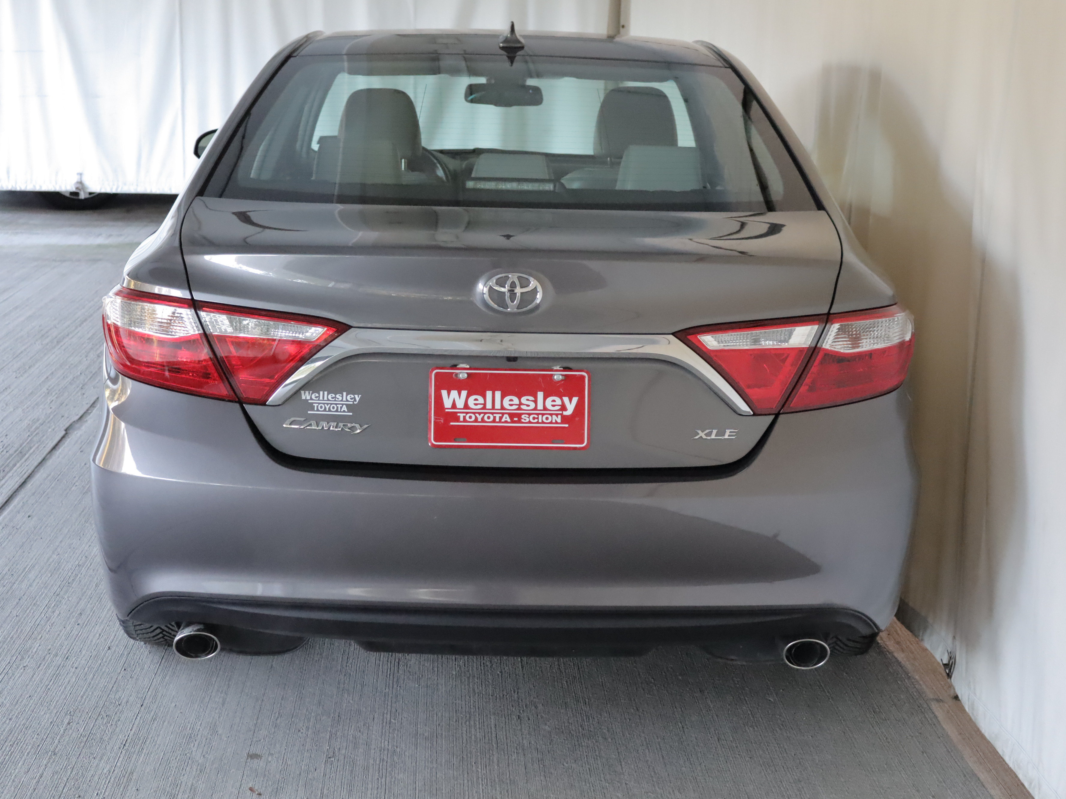 Used 2016 Toyota Camry XLE w/ Advanced Technology Package FWD image 27