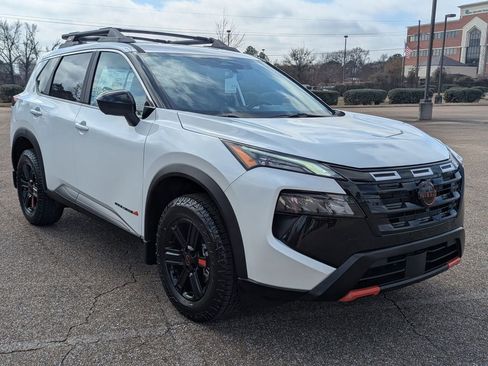 New 2026 Nissan Rogue SV image 31