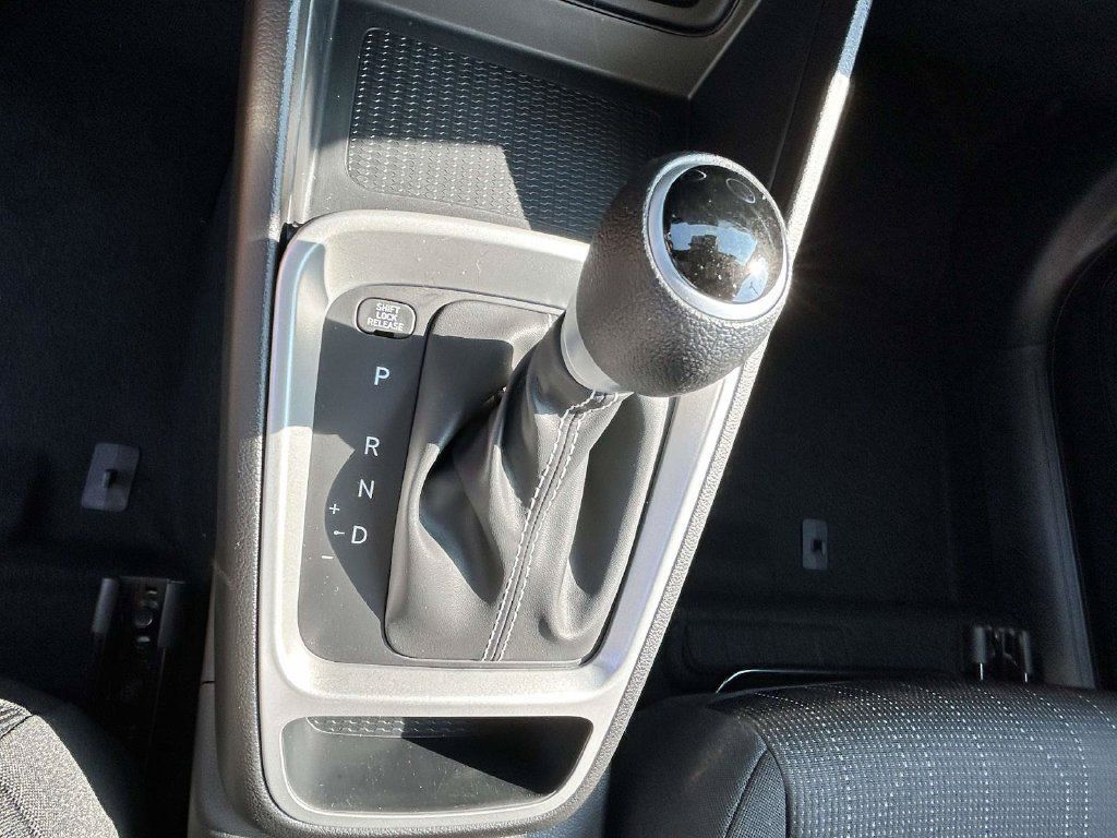 New 2026 Hyundai Venue SE FWD image 10