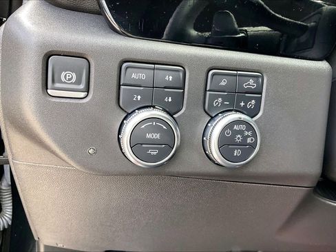 Used 2024 GMC Sierra 1500 SLT AWD/4WD image 14