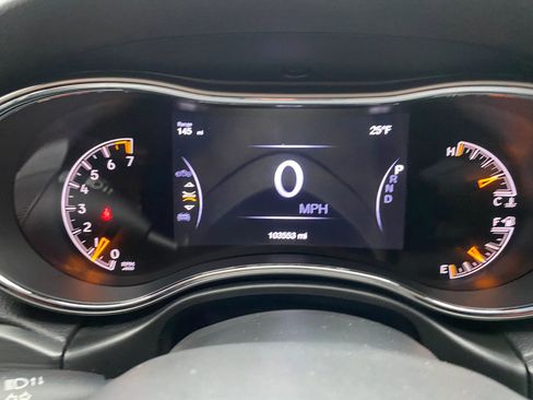 Used 2019 Jeep Grand Cherokee Altitude image 17