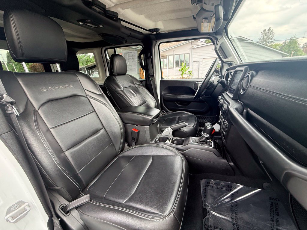 Used 2018 Jeep Wrangler Unlimited Sahara w/ Uconnect 4C Nav & Sound Group AWD/4WD image 26