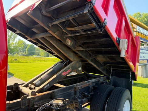 Used 2023 Ford F750 2WD Regular Cab Super Duty image 16