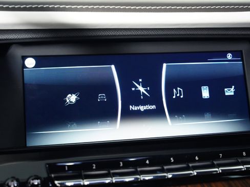 Used 2023 Rolls-Royce Cullinan w/ Cullinan Package image 58