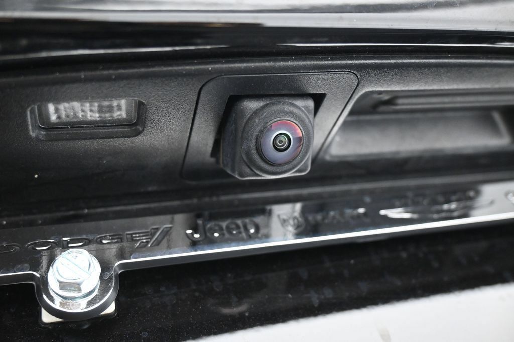 Used 2025 Chevrolet Trax ACTIV FWD image 32