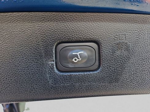 Used 2020 Ford Edge SEL w/ Convenience Package image 24