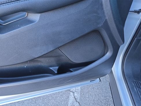 Used 2017 Ford Explorer XLT w/ Equipment Group 202A image 31