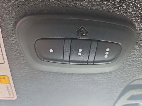 Used 2020 Jeep Wrangler Unlimited Sahara image 21