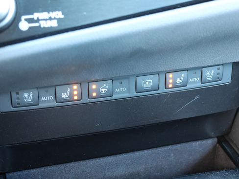 Used 2025 Lexus ES 300h w/ Luxury Package image 27