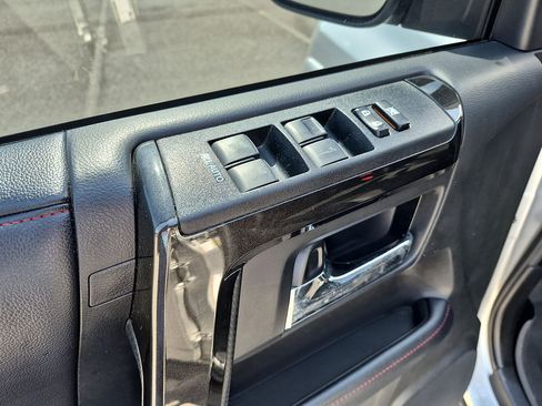 Used 2020 Toyota 4Runner TRD Off-Road AWD/4WD image 13