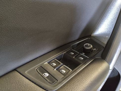 Used 2021 Volkswagen Tiguan SE R-Line image 27