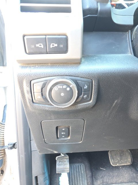 Used 2016 Ford F150 Lariat w/ Equipment Group 502A Luxury AWD/4WD image 16